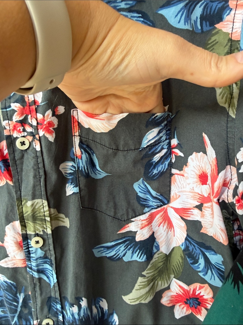 2 American Eagle Aeropostale Mens Medium Hawaiian Tropical Button Up Shirts - Picture 7 of 9